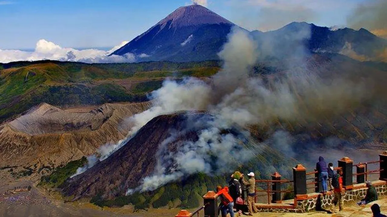 Ancaman Terbaru bagi Wisata Bromo Atas Insiden Kebakaran Meluas di Gunung Batok