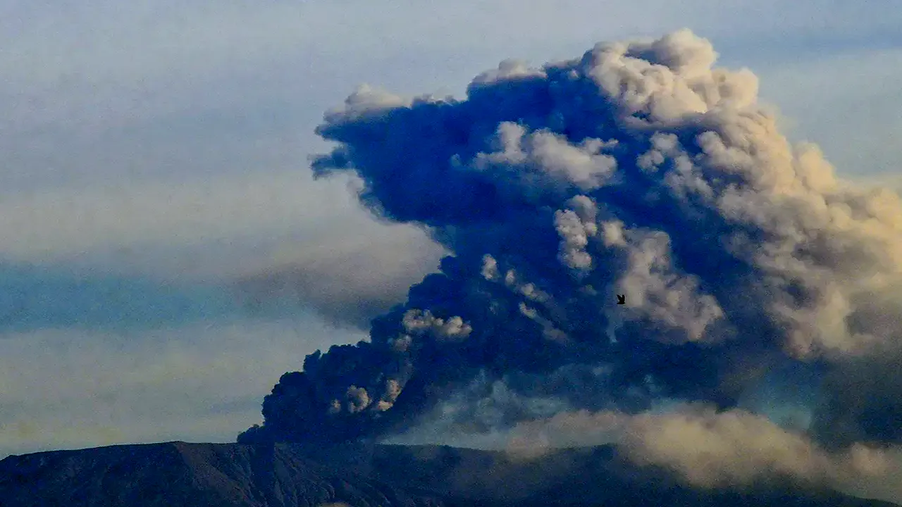 Gunung Marapi Semburkan Abu Vulkanik Setinggi 2 Km Erupsi Terjadi 3 Kali Pagi Tadi