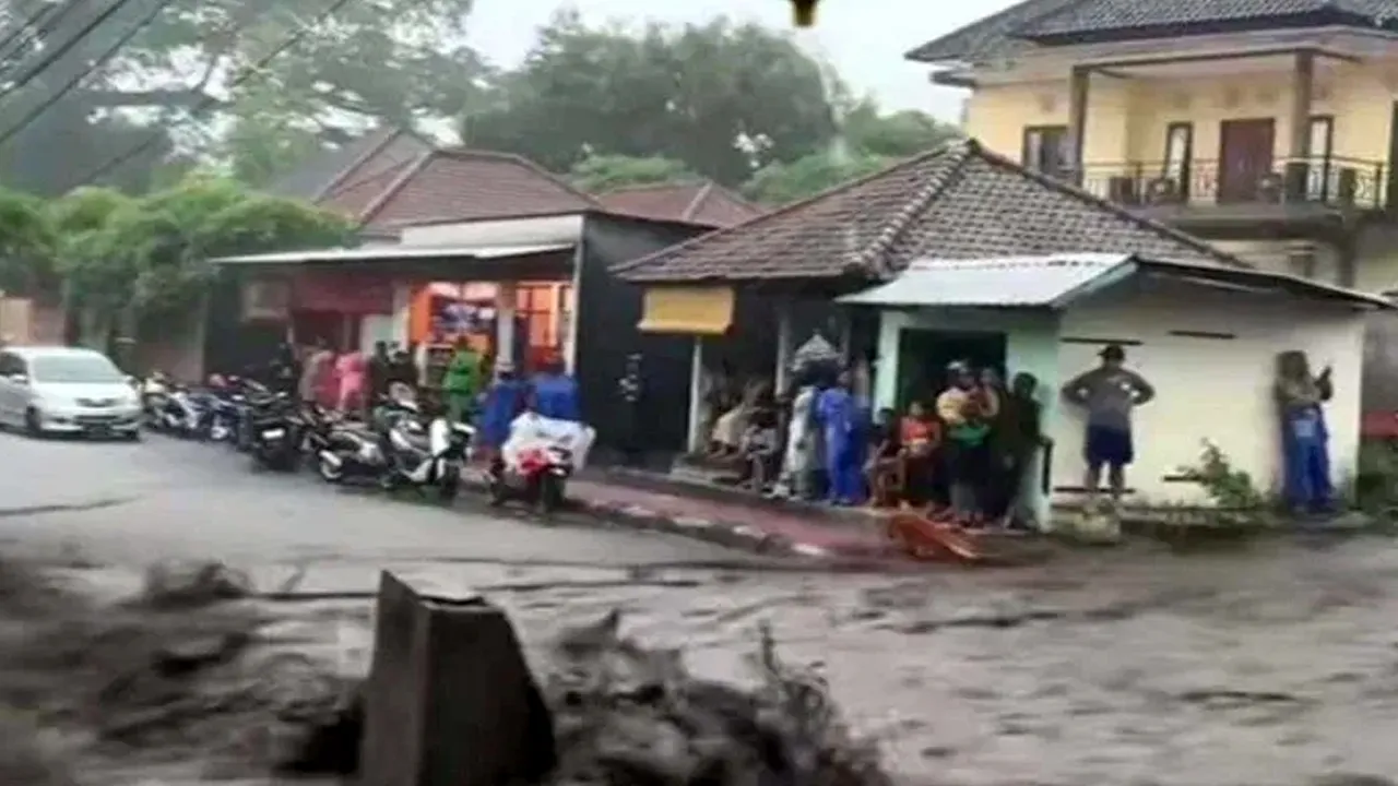 Banjir Bandang di Karangasem Rusak Belasan Rumah Warga